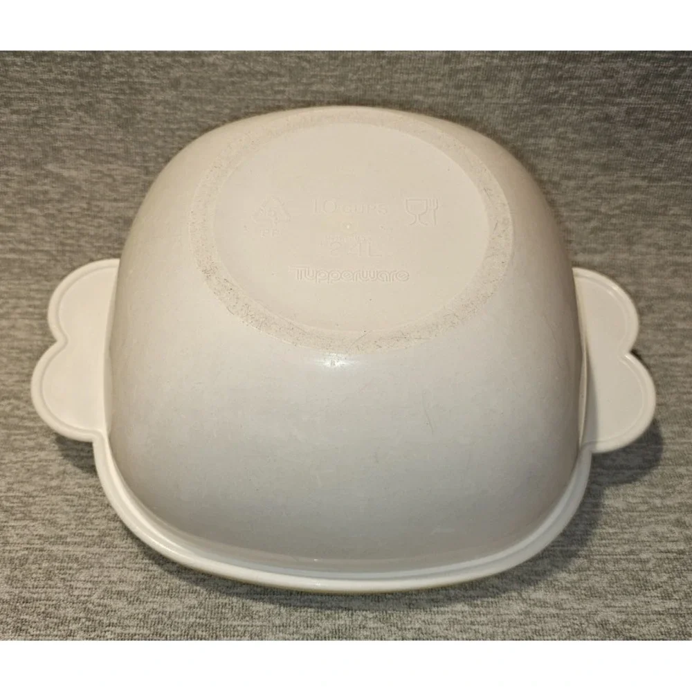 Vintage Tupperware Large 10 Cup 2.4L Servalier Bowl White with Yellow Lid Stains